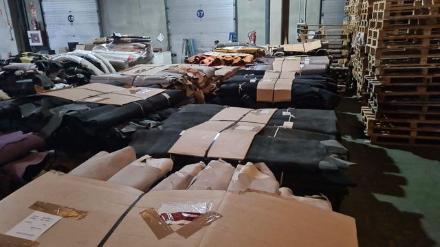 LARGE STOCK OF COW LEATHERS - Image 2
