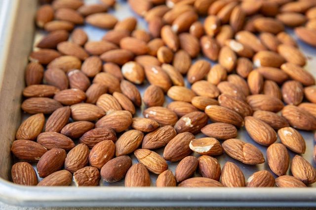 Raw Natural Almonds for International Trade - Image 3