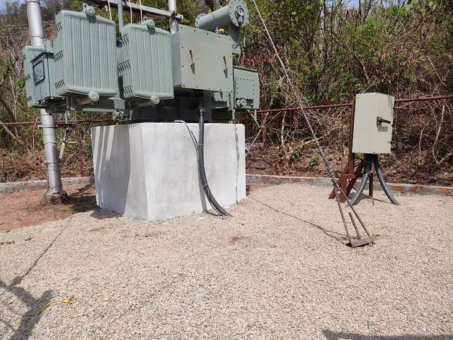Three Phase Distribution Transformer Phase Three Phase Power Source Electric Application Industrial and Commercial Rating & Diagram plate Earthing - Image 6