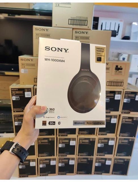 WTS Brand new latest AirPodS Max & Sony WH-1000XM4 factory sealed - Image 3