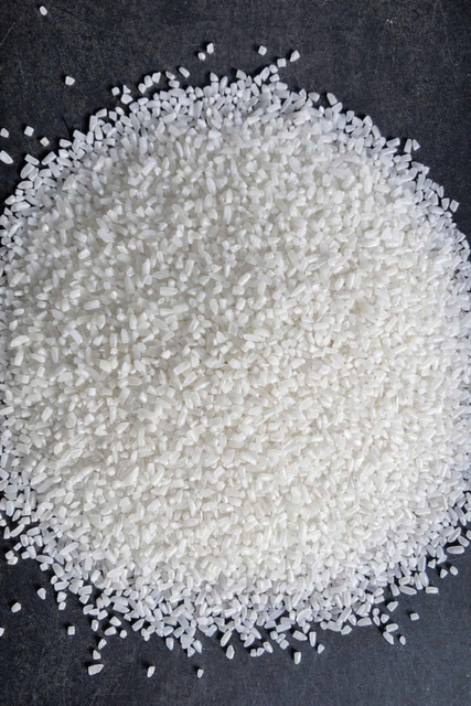Fragrant broken rice, Features Organic Packaging Size > 25 kg Place of Origin Vietnam Variety Short-Grain - Image 1