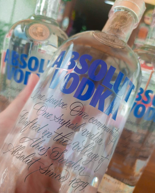 VODKA ABSOLUTE VODKA 1LX 12 ICONIC GLOBAL SPIRITS IMPORTED Origin Sweden Net Weight 1.0 L Alcohol content > 35 % - 40 % Type Premium vodka made from winter wheat - Image 3
