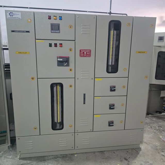 Feeder Pillars Phase Three Phase Current Rating (A) 250 A Busbar Material Aluminium Features Canopy / Rain Hood Mounting Type Floor - Image 11