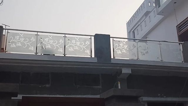 Stainless Steel SS Glass Railing For Home Position Stairs Usage/Application Home Glass Type Tempered Glass Coating Hpl Aluminum - Image 5