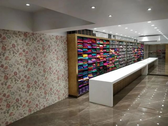 Showroom Interior Designing Service Layout Design Smart Space Planning To Enhance Shopping Experience Visual Appeal Creative Designs That Highlight Products - Image 3