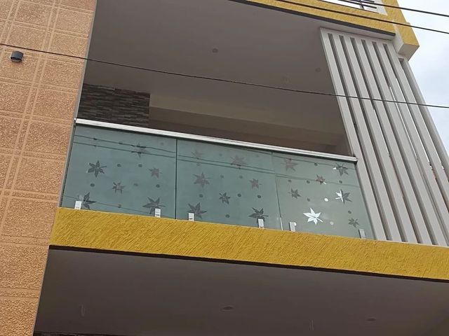 Spigot Based Stainless Steel Glass Balcony Railing Rail Height 750 mm Steel Grade SS 304 Application Balcony Glass Thickness 12 - Image 6