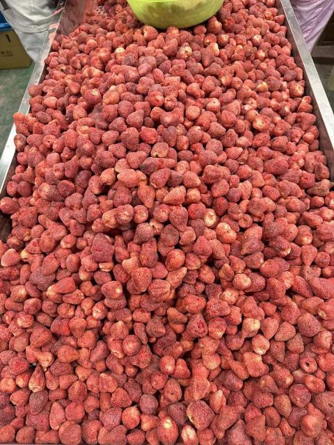 Strawberry freeze dried fruits Packaging box Flavor Strawberry Texture Dry And Crumbly Type freeze dried fruits Processing Type freeze dried - Image 3