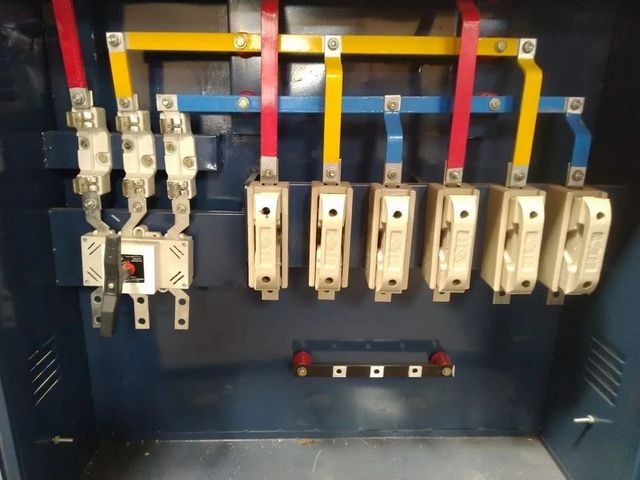 APC H R C BOX Brand APC Voltage 415V-220V Material Mild Steel Country of Origin Made in India Customization Capability Customized Industries Commercial - Image 2