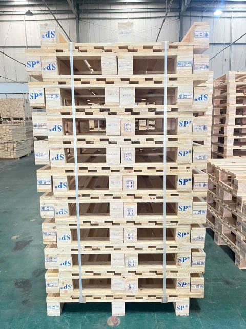 Wooden pallet - Image 2