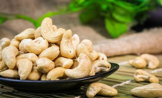 Cost effective cashew nuts kernel bulk sale high quality cashews export ready - Image 3