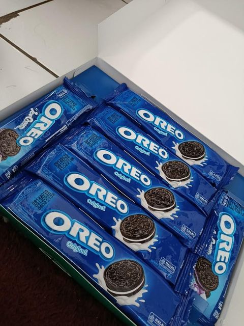 Fresh Oreo Biscuits and Cookies Sweet Crispy Glucose Crackers with Cream and Chocolate Flavors for Snack Shops - Image 1