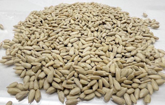 Sunflower kernels - Image 2
