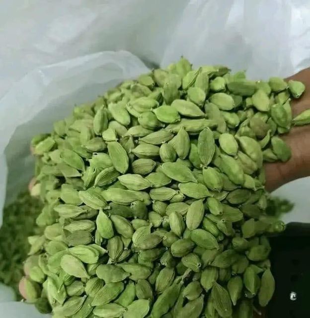 We are pleased to offer premium quality Green Cardamom Seeds, carefully selected for their rich aroma, natural flavor, and high purity. Our Green Cardamom Seeds are ideal for food processing, spice blending, beverages, bakery products, and culinary use. We supply export-grade cardamom with competitive CIF prices to your destination port. Kindly share your required quantity and destination port for our best CIF quotation. - Image 3