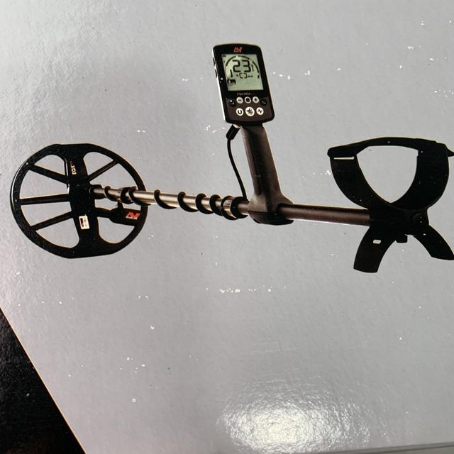 Minelab Equinox 600 Metal Detector with EQX 11” Double-D Waterproof Coil - Image 3
