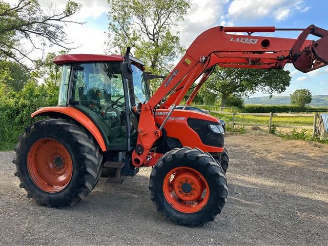 Wholesale Price Kubota M9540 Tractor Heavy Duty Farming Equipment With High Lift Capacity And Smooth Operation - Image 3