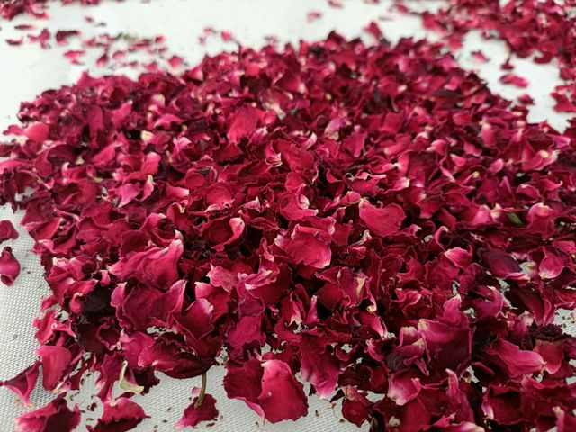 Rose Petals Dried Form Dried Color Vibrant Scent Fragrant Shelf Life 12 months Drying Process Low temperature Uses Herbal Tea, Potpourri, Bath And Body Products, Wedding And Event Decorations, Crafts And Diy Projects - Image 1