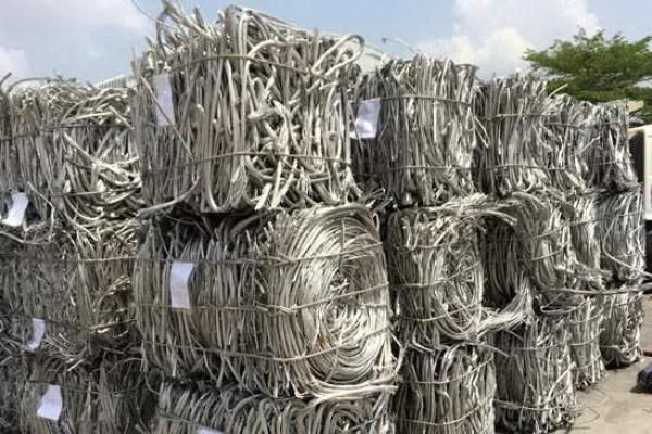 Clean Aluminum Wire Scraps Grade AA Type WIRE Shape LONG Packaging 1000KG BAGS Place of Origin TANZANIA Brand Name ALUMINUM - Image 1