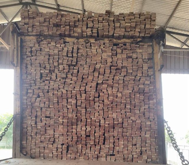 Teak wood sawn kiln dried grade A – product photo 1, product detail gallery