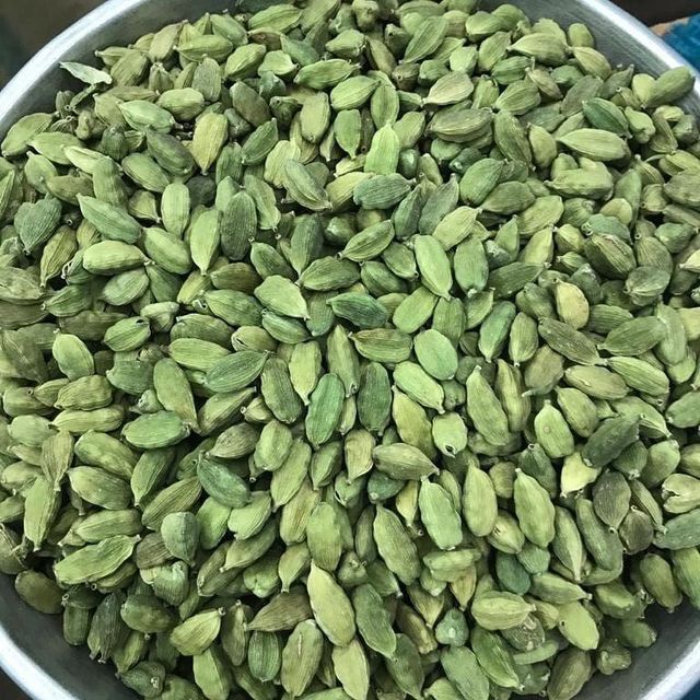 Green Cardamom (Whole) - Image 1