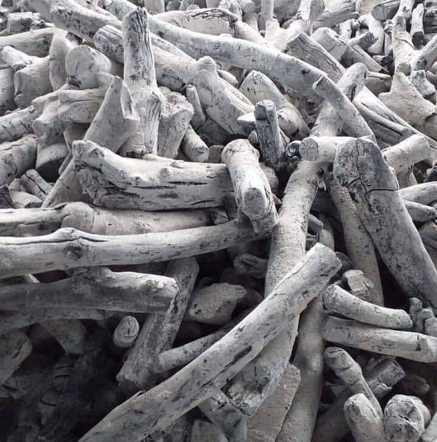 White Charcoal High Quality Fast Burning Using For Many Industries Carb Fsc Coc Customized Packing Vietnam Manufacturer - Image 6