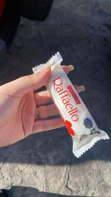 Select Raffaello Coconut Almond Cream Filled Wafer Sweet Treat Excellent Quality Wholesale Price - Image 1