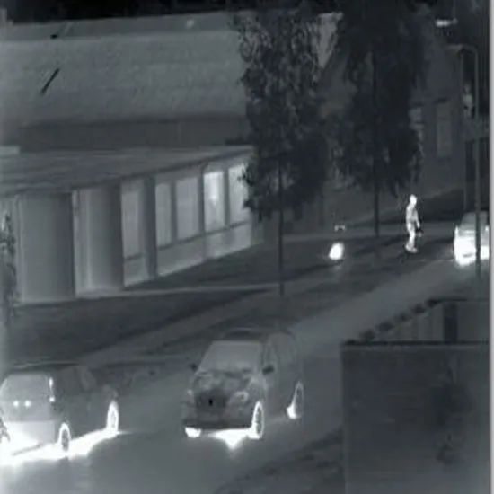 16km CCTV Infrared Thermal Surveillance Camera Type Wide-Angle HS Code 8525801390 Kind Autofocus Lens Trademark - Image 3