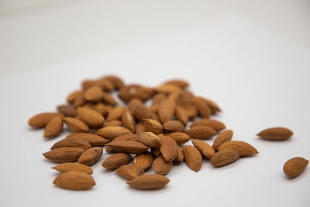 Healthy snack top grade organic almond kernels shelled almonds nuts in bulk from Uzbekistan manufacturer 100% natural - Image 3