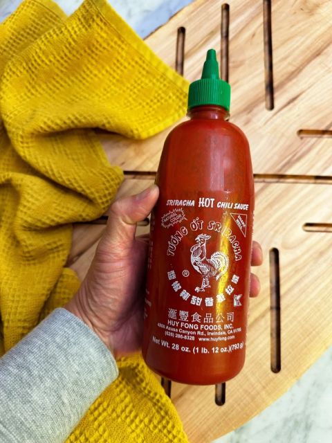2026 HALAL Hot Sriracha Chili Sauce in Squeeze Bottle - Image 1