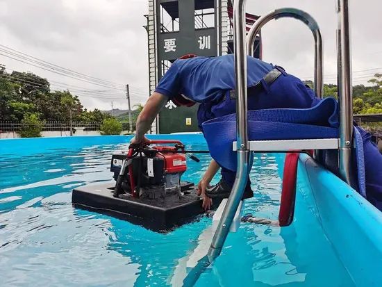 High Effective 2 Stroke Water Rescue Emergency Floating Pump Water Lifesaving Equipment Fire Drainage Pump - Image 6