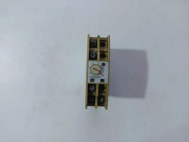 Omron H3D Timer MAKE: OMRON MADE: TAIWAN MODEL NO: H3D PRODUCT: TIMER Ships to: WORLDWIDE Contact Rating 5a 250vac Load Type Resistive - Image 1
