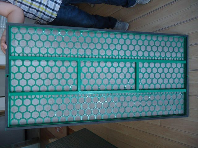 Vibrating Screen for Mud Shale Shaker Form China Color Green Weight (kg) 6.8kg Size 1070 × 570 mm Type Hard ditch edge Manufacturer TR Solids Control - Image 3