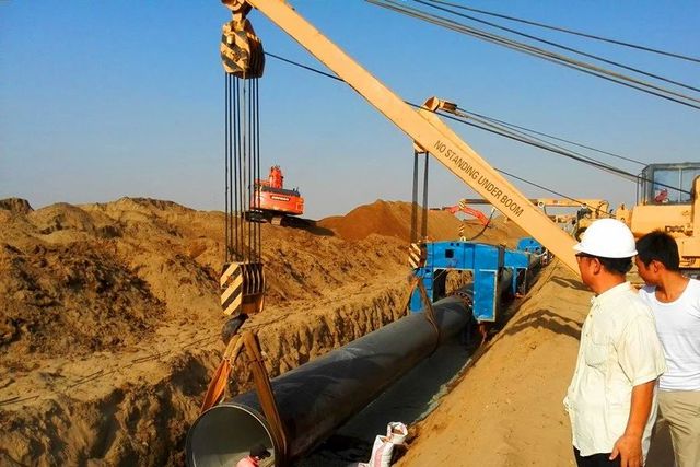 Pipeline Laying Service Orientation Close To Vertical Welding Method Pipe Welded To A String Installation Method Finished String Lowered Into Water While Vessel Moves Ahead At Slow - Image 1