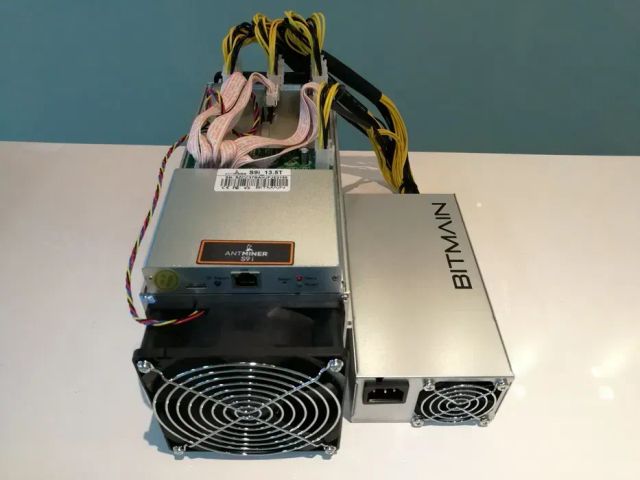 Reliable Bitcoin Mining Machine For Professional Crypto Mining With High Speed Performance And Energy Efficient - Image 3