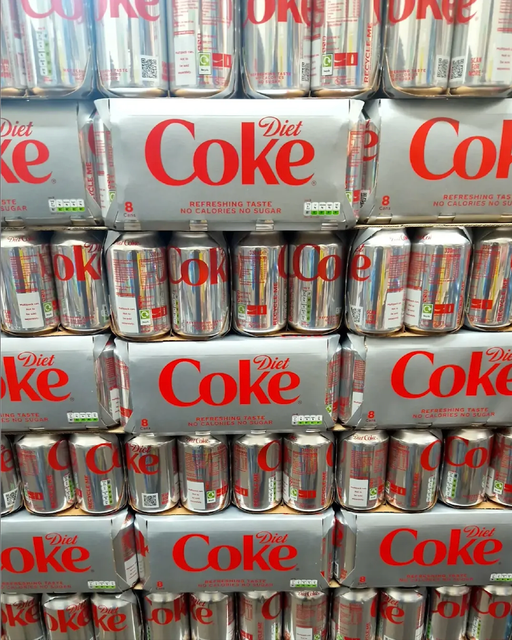 ORIGINAL BRAND DIET COKE REFRESHING SOFT DRINK 355ml x 12 Recyclable Cans - Image 3