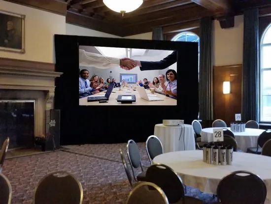 Portable Fast Fold Projection Screen for Outdoor Events - Image 3