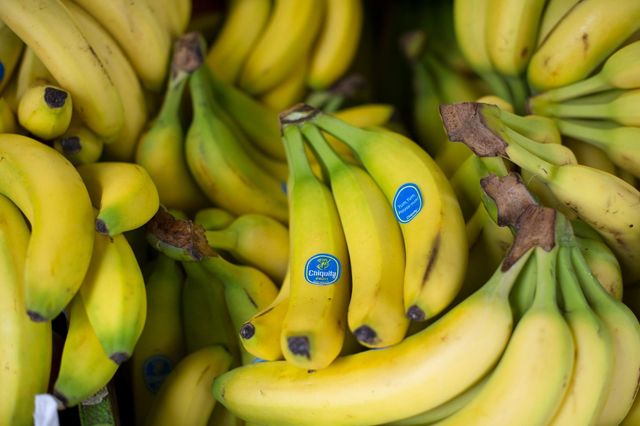 Fresh Chiquita Bananas Perfect For Breakfast Smoothies Healthy Snacks and Delicious Fruit Platters at Home - Image 4