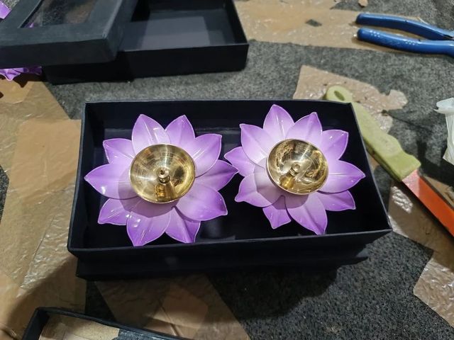 Lotus Flower Diya Type Box Weight 4" Design Round Material Brass Features Box 4" Occasion Diwali Lighting Type Oil Packaging Type - Image 2