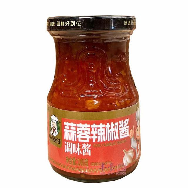 Garlic chili sauce Flavor spicy Texture Smooth Material chilli Color bright red Packaging carton Weight (kg) 240g Type chilli sauce - Image 4