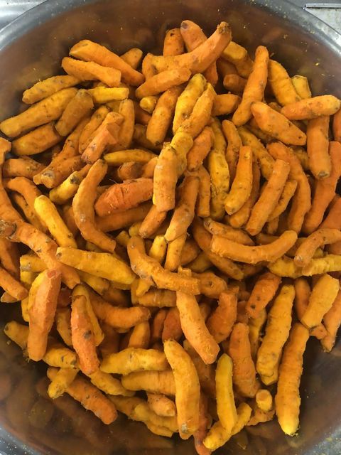 Fresh Turmeric Root For Culinary Applications With Distinct Flavor Vibrant Color And Reliable Quality For Food - Image 2