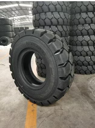 Factory Price Bias Industrial Tire Solid Rubber Forklift Tyres .Port tyre Mine mine tires engineering machinery radial tires block - Image 3