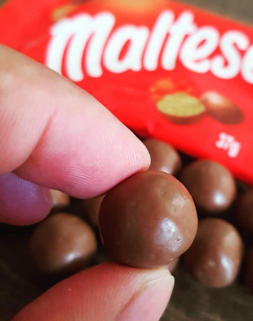 MOST POPULAR MALTESERS 25X37g MULTIPACK SMOOTH MILK CHOCOLATE MALT BALLS FOR SALE - Image 3