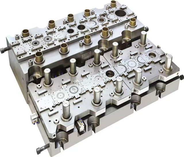 Stator Rotor Motor Core Progressive Multi-row Mould Speed High-speed Material Metal, Carbide Row Configuration Multi-row - Image 1