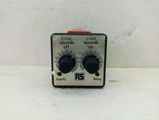 Rs 349-917 Cyclic Timer Relay Make: Rs Made: U.K. Origin U.k. Time: 5-200s Type: 349-917 Supply: 240vac Manufacturer Rs Availability In - Image 1