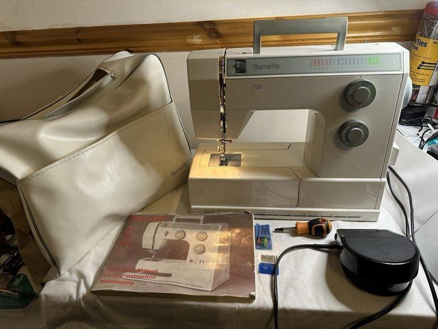 Bernina 720 Sewing Machine Place of Origin Switzerland Packaging New and Original - Image 2