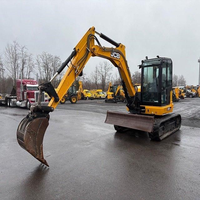 Premium Mini Excavator 3.5 Ton Hydraulic Crawler Digger With Powerful Engine Smooth Performance - Image 3