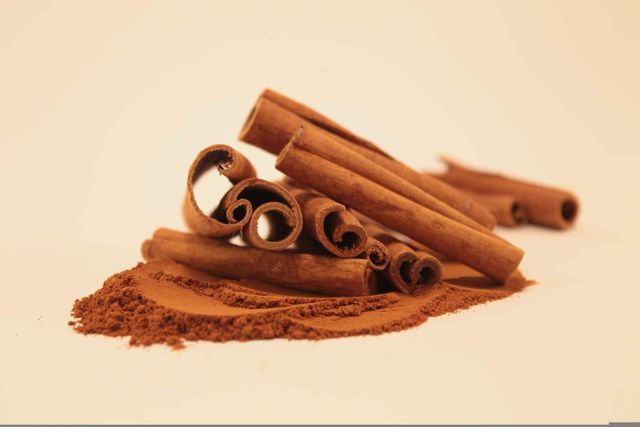 POWDER CASSIA Color Reddish Oil Content 2-4% Net Weight 20-30kg Packing Material Pp, Pe Supply Ability 70 Mt/month Moisture Content 13.5% - Image 1