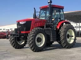 LUYU Factory Directly Supply Wheel Tractor Large Horsepower 4WD 180HP Farm Big Agricultural Tractors With Deep Customization - Image 5