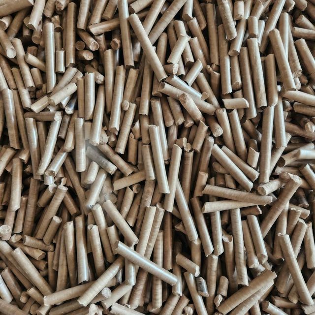 Premium Wood Pellets Biomass Fuel 6mm 8mm Low Ash High Calorific Value for Industrial and Home Heating - Image 2