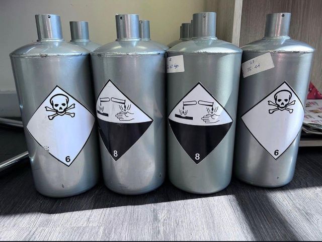 Pure Silver Liquid Mercury 99.99% For Gold Mining Odor Odorless Vapor Density 7.0 Appearance Silver Net Weight 34.5 Kg Solubility Insoluble for gold extraction - Image 1