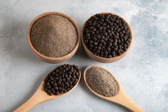 Organic Black Pepper Form Ground Origin India Moisture ≤ 12% Features Organic Delivery Form Bag Size 3 Mm – 12 Mm Light Berries ≤ 2% - Image 4